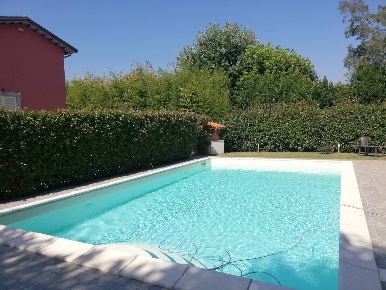 Foto Casa indipendente a Massarosa di 280 m² con 15 locali in vendita