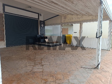 Foto Locale commerciale in lungomare delle meduse 131, Pomezia di 35 m²