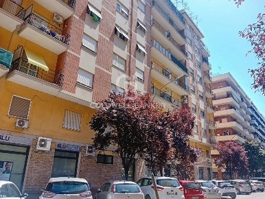 Foto Appartamento in Via Antonino Lo Surdo, Roma Marconi di 67 m²