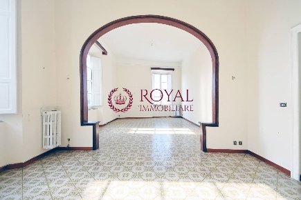 Foto Appartamento in Scali D'azeglio, Livorno di 300 m² con 7 locali