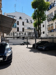 Foto Posti auto in Via Dante Alighieri 146, Bari Murat di 12 m² in vendita