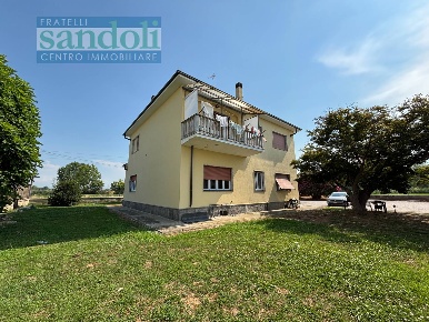 Foto Casa indipendente in Strada vicinale del Mattazzo, Vercelli di 379 m²
