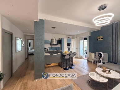 Foto Appartamento in Corso Tardy e Benech 18, Savona di 80 m² con 3 locali