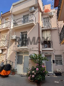 Foto Casa indipendente in Via Ronco Cattaneo 5/7, Melilli Centro di 105 m²