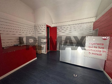Foto Locale commerciale in Via Respa 6, Molfetta di 20 m² con 1 locali