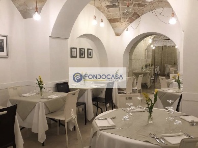 Foto Attività commerciale in Via Alami 3, Lecce Centro Storico di 160 m²