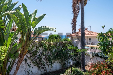 Foto Appartamento in Via Dottor Giovanni Arezzi 45, Ragusa di 390 m²