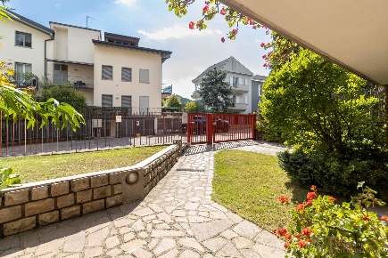 Foto Case semi ndipendenti in Via Raboni, Bergamo Valverde di 249 m²