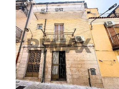 Foto Casa indipendente in Via Derna 6-8, San Giovanni Rotondo di 112 m²