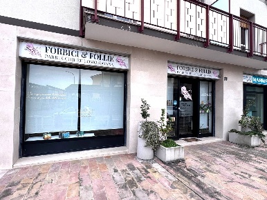 Foto Negozio in Via Roma 21, Lainate Centro di 75 m² con 2 locali
