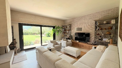 Foto Villa unifamiliare a Capannori Verciano - Guamo di 180 m² con 5 locali