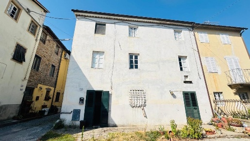 Foto Casa indipendente a Lucca Massa Pisana - Vicopelago di 150 m²