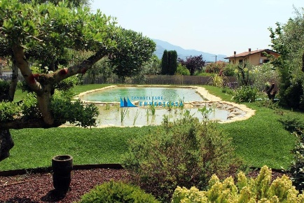 Foto Villa unifamiliare a Massa Romagnano di 400 m² con 11 locali