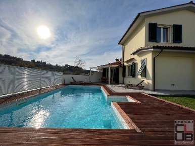 Foto Villa bifamiliare a Montelupo Fiorentino Centro di 175 m² con 6 locali
