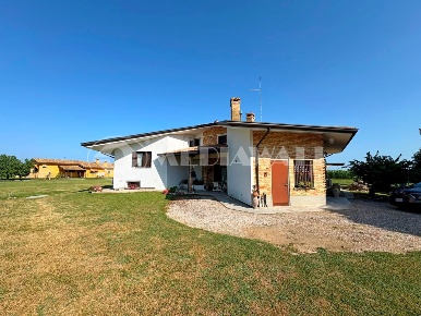Foto Villa unifamiliare in Via Trieste 78, San Michele al Tagliamento