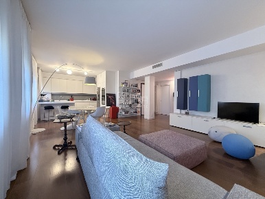 Foto Appartamento a Rovigo Centro Storico di 150 m² con 7 locali in vendita