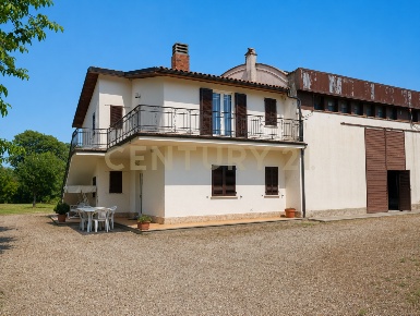 Foto Villa bifamiliare in Via Cassia Nord 27, Proceno di 590 m² in vendita