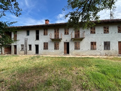 Foto Casa indipendente in frazione quarto superiore, Asti di 217 m²
