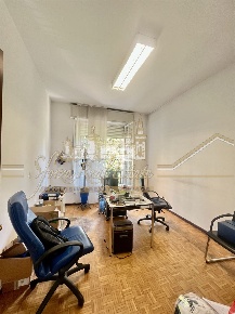 Foto Ufficio in Via Andrea Maffei, Milano Montenero di 135 m² con 5 locali