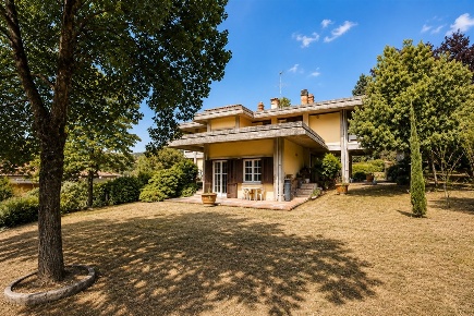 Foto Villa unifamiliare a Greve in Chianti di 220 m² con 8 locali