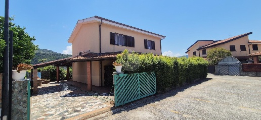 Foto Villa unifamiliare in SS 18 Tirrenia Inferiore, Pizzo di 218 m²
