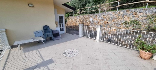 Foto Casa indipendente a Carrara di 110 m² con 6 locali in vendita