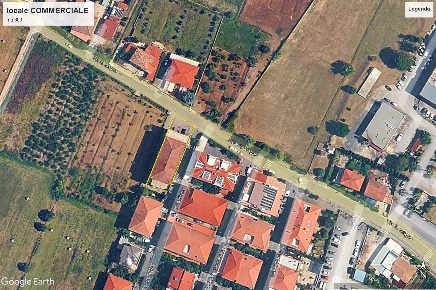 Foto Negozio in VIA SAN MAGNO, Fondi Centro di 300 m² in affitto