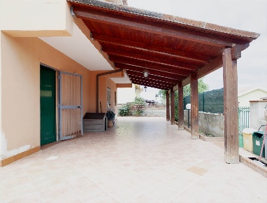 Foto Villa unifamiliare a Roseto Capo Spulico di 110 m² con 5 locali