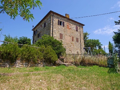 Foto Villa unifamiliare a Bucine di 240 m² con 16 locali in vendita