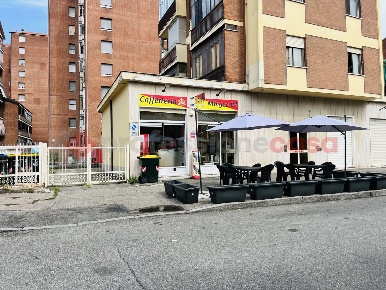 Foto Bar in Via DELLE PERVINCHE 10, Torino Le Vallette di 40 m² in vendita
