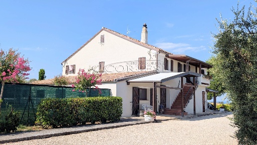 Foto Appartamento a Senigallia di 240 m² con 10 locali in vendita