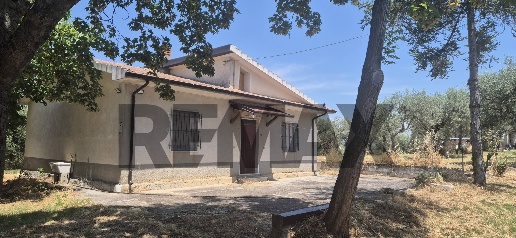 Foto Casa indipendente in Beatrice snc, Bonito di 142 m² con 5 locali