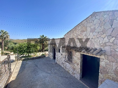 Foto Casa indipendente in contrada castello di baida snc, di 76 m²