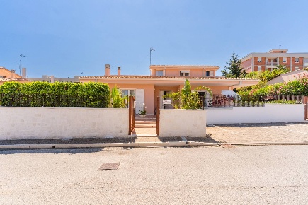 Foto Villa unifamiliare in Via Vittorio Veneto 140, Monopoli Centro