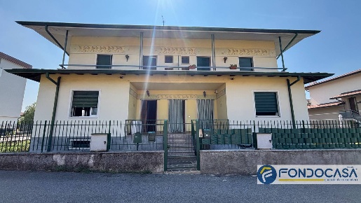 Foto Case semi ndipendenti a Palazzolo sull'Oglio Centro di 201 m²