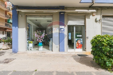 Foto Locale commerciale in Viale Tica 18, Siracusa Tica - Zecchino di 90 m²