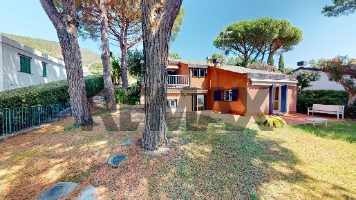 Foto Villa unifamiliare in Via dei Pini D'Aleppo 65, Varazze Sant'Ambrogio