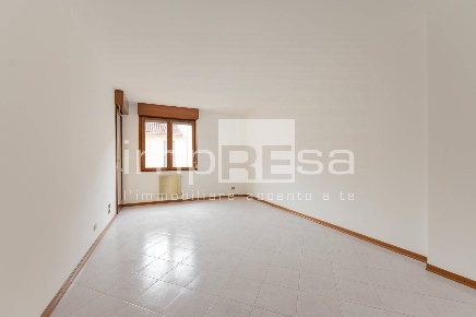Foto Appartamento in Via Gera, Conegliano Centro di 117 m² con 5 locali