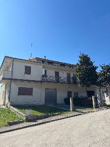Foto Case semi ndipendenti in Via Della Pace 3, Magliano di Tenna di 450 m²
