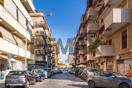 Foto Locale commerciale in Via Maggiore Giuseppe Galliano 14-16, Palermo