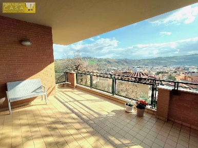 Foto Appartamento in Via Palatucci - Parco degli Ulivi, Teramo di 85 m²