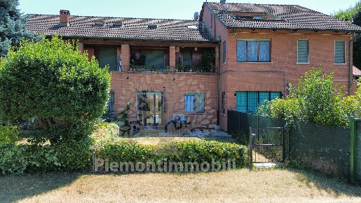Foto Appartamento in via giovanni gino 19, Sangano di 90 m² con 5 locali