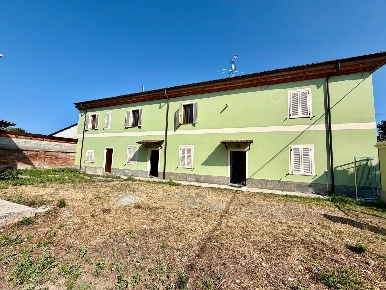 Foto Casa indipendente a Alessandria Mandrogne di 260 m² con 8 locali