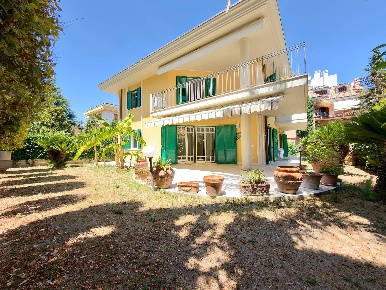 Foto Appartamento in via trento 91, San Benedetto del Tronto di 240 m²