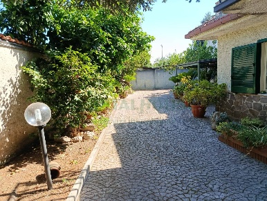 Foto Case semi ndipendenti in via Antonio Gramsci, Montoro Piano di 170 m²