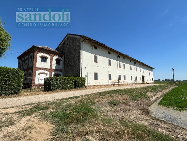 Foto Casa indipendente in Cascina Valgioia, Pezzana di 610 m² con 10 locali