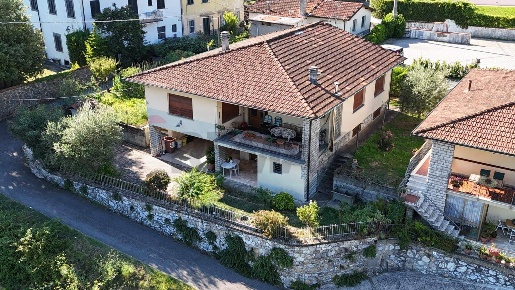 Foto Villa unifamiliare in VIA DELLA CHIUSA 8, Bagni di Lucca Centro