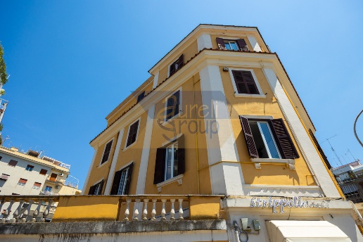 appartamento in vendita a Roma in zona Appio Latino