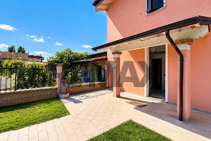 Foto Villa unifamiliare Piadena Drizzona Piadena di 134 m² con 3 locali