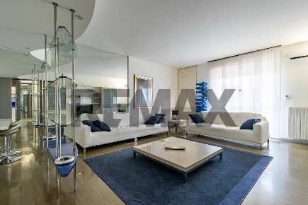 Foto Appartamento in Via Pace 14, Meda di 130 m² con 3 locali in vendita